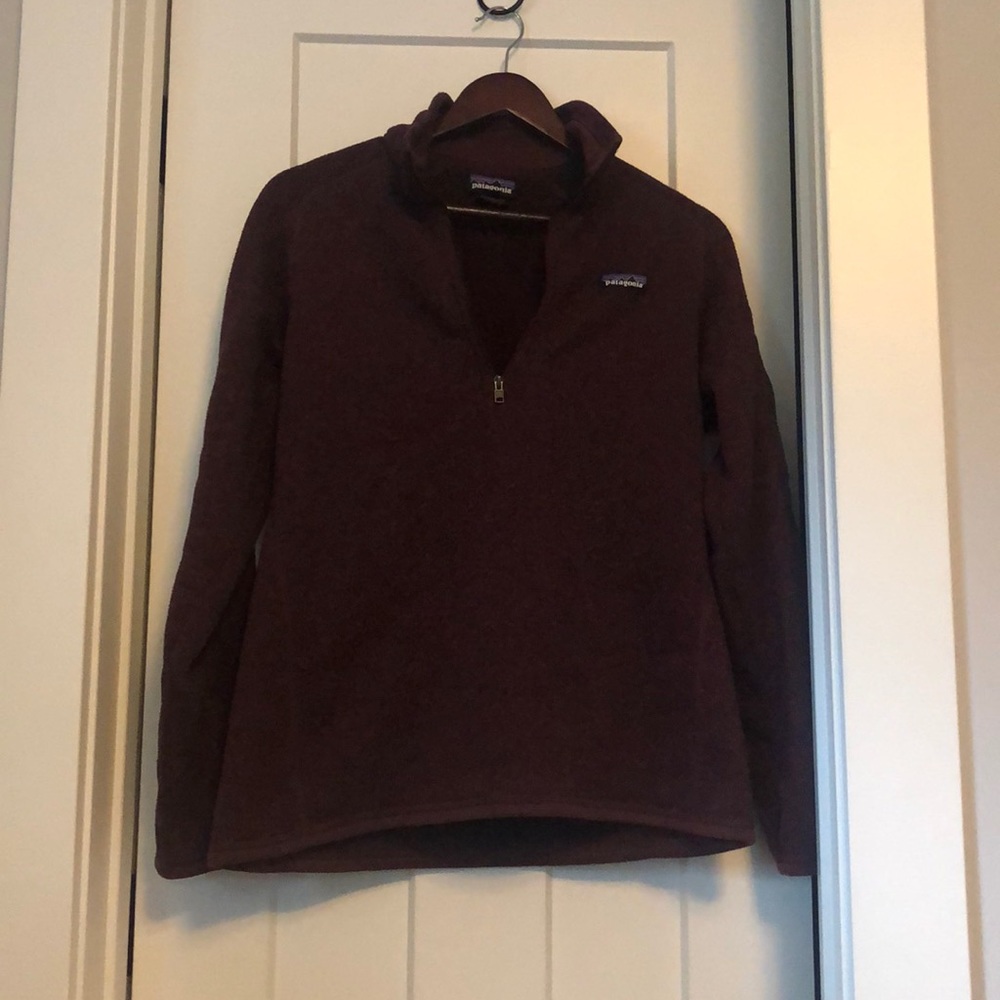 Large long sleeve Patagonia sweater. Maroon.